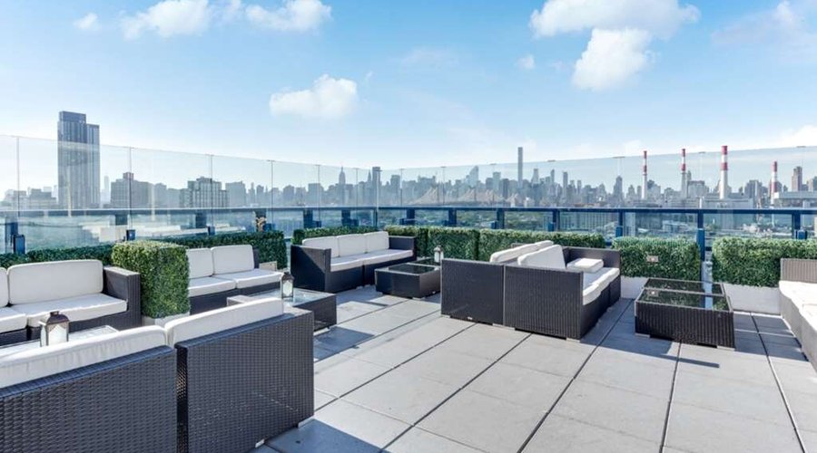Vista Sky Lounge - Restaurant, Bar - Outdoor Patio
