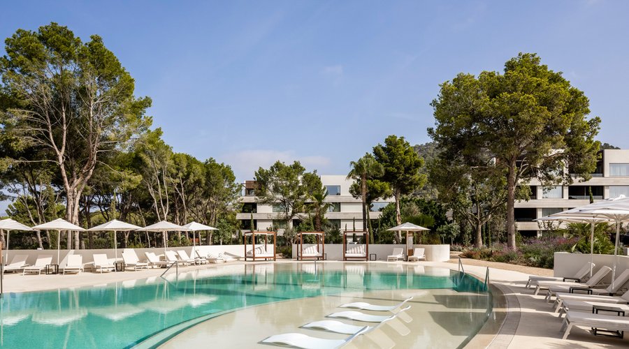 Gran & Petit Shore Outdoor Pools