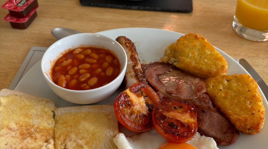 Lovely full English breakfast.
You could also have cereals too, plus a variety of juices along with your tea or coffee 