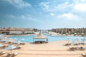 Pool & Beach
