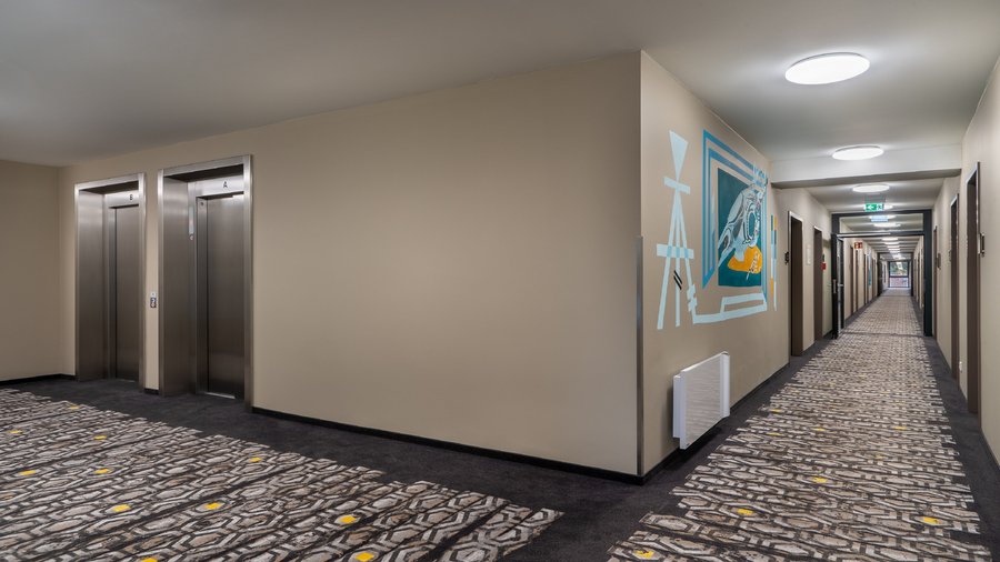 Holiday Inn - the niu, Timber Esslingen Hallway