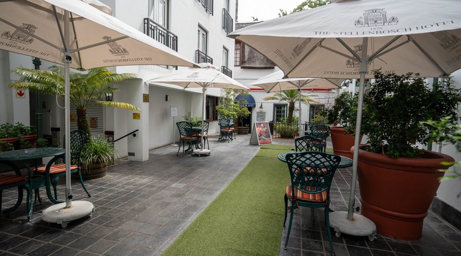 Hotel Courtyard