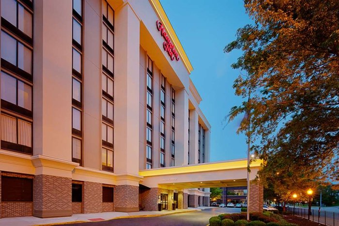 HAMPTON INN LOUISVILLE DOWNTOWN - Updated 2024 Prices & Hotel Reviews (KY)