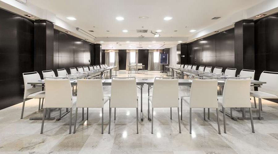 Master Breton Meeting room- U shaped