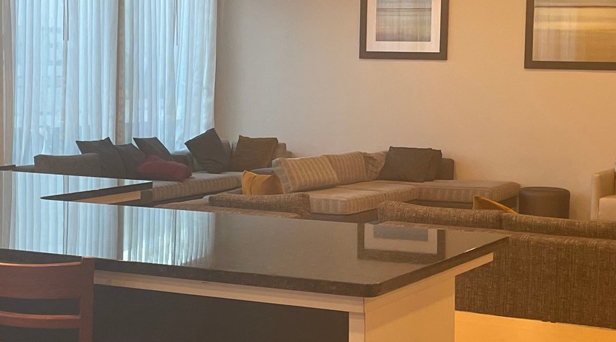 Pillows in lobby NEVER changed in 4 days