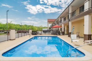Pool & Beach