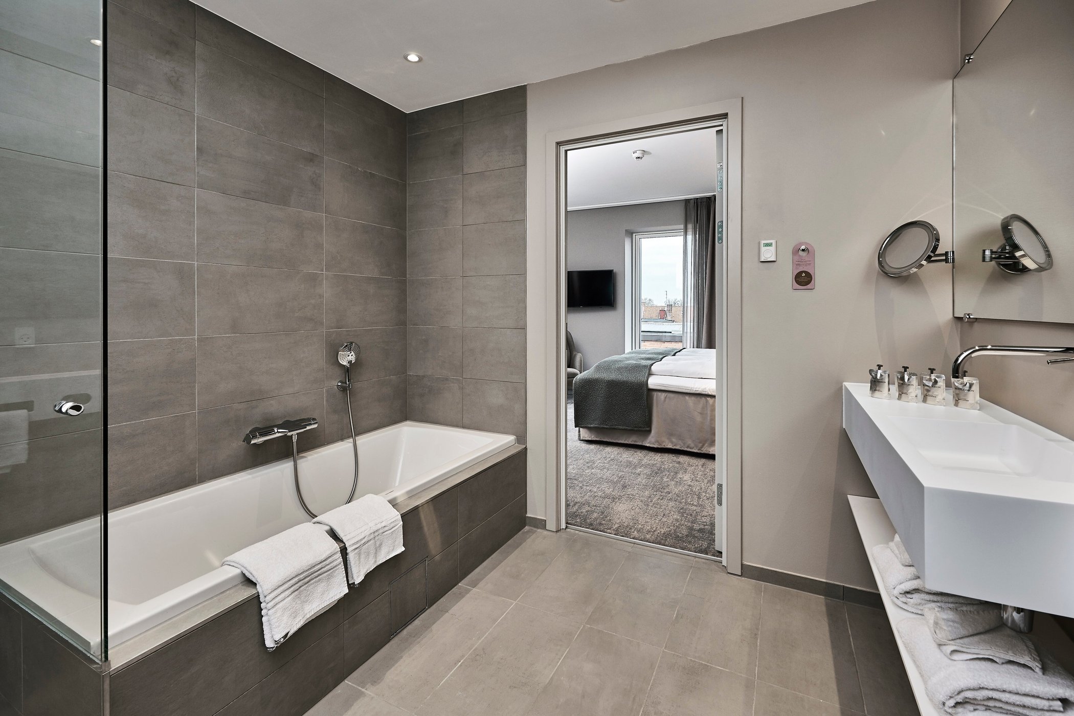 Hotel Odeon by null
