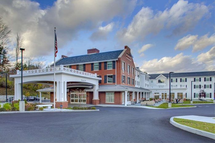 HAMPTON INN & SUITES MANCHESTER - Updated 2024 Prices & Hotel Reviews (VT)