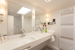 Room & Suite
