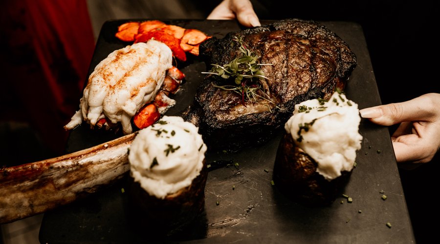 Julieanna's Steak & Seafood