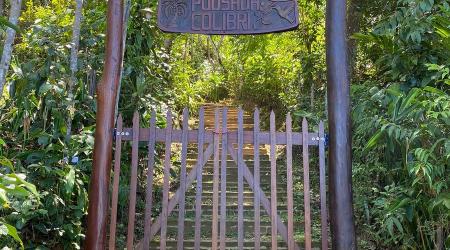 Portão do início da escadaria