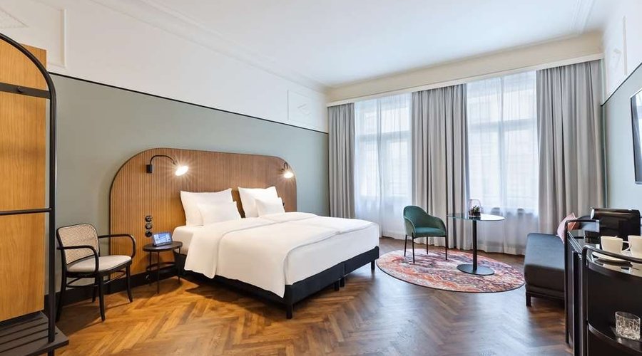 Guest room