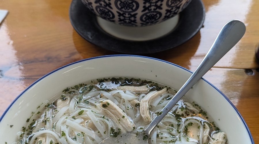 Soupe poulet! Parfum et goût subtil, délicieux pour une journée mal de gorge!