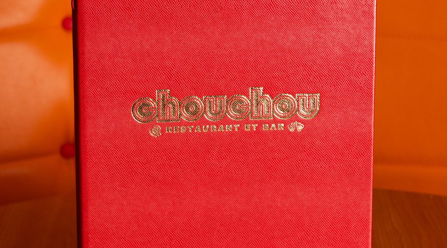 Retrouvez à la carte du restaurant Chouchou Paris des plats traditionnels français, mais également une cuisine méditerranéenne avec des couscous et des tajines. Nous proposons également notre carte en livraison, ainsi, si vous ne pouvez pas vous déplacer, dégustez le meilleur de notre cuisine directement chez vous !