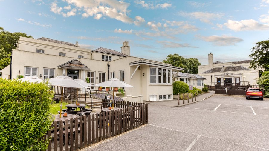 Premier Inn Arundel exterior