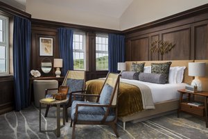 Room & Suite