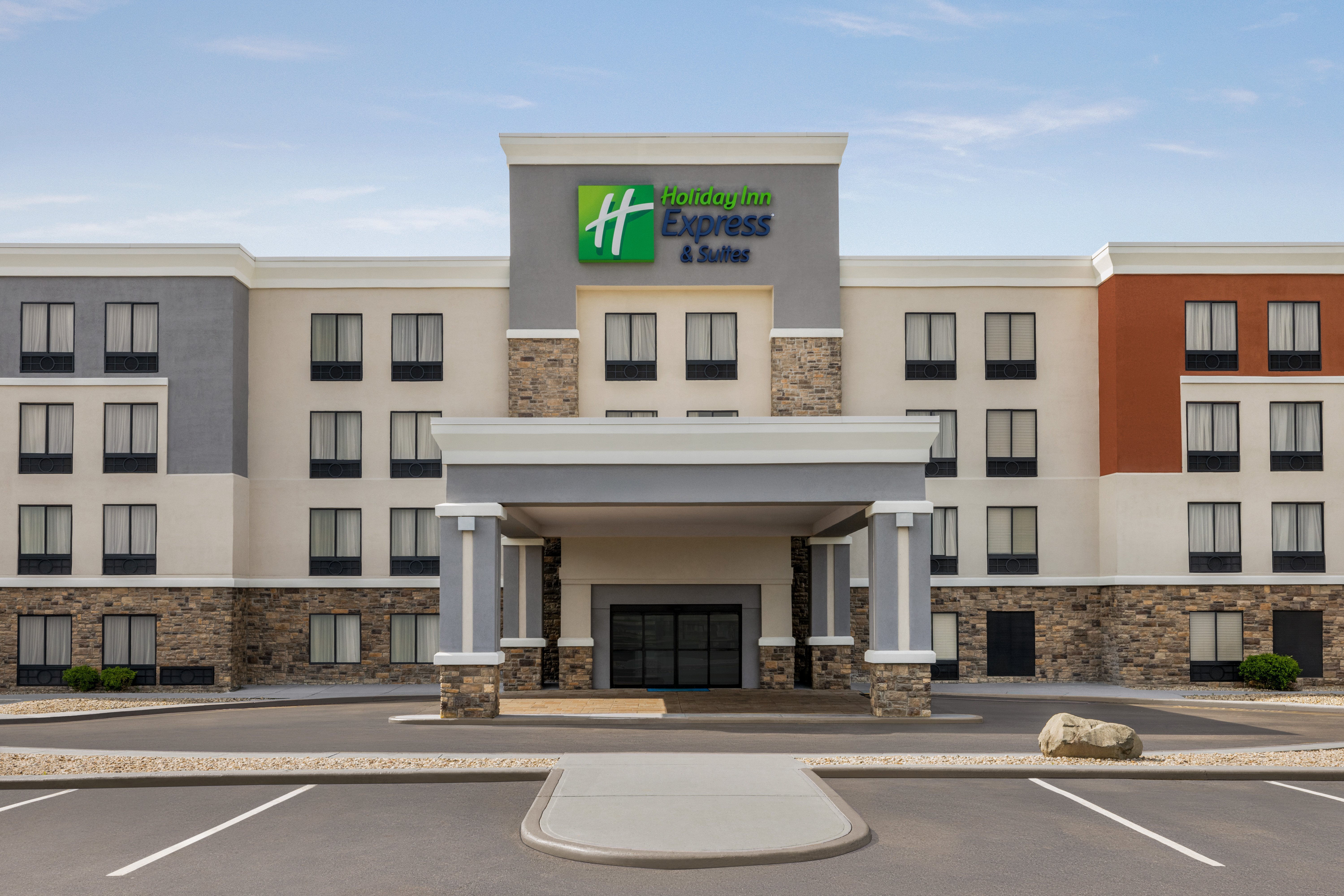 HOLIDAY INN EXPRESS & SUITES INDIANAPOLIS W - AIRPORT AREA, AN IHG ...