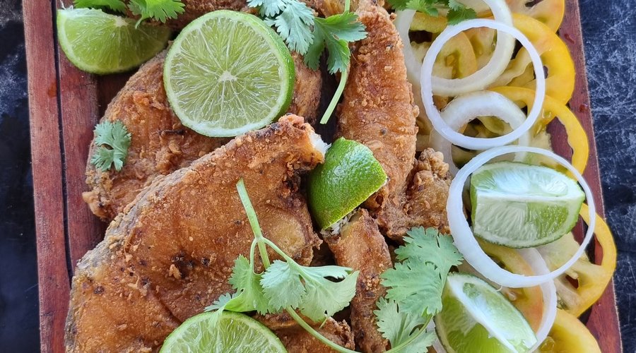 Peixinho frito para o melhor da praia. 