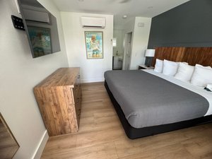 Room & Suite