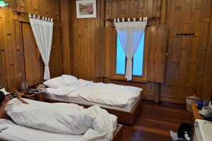 Room & Suite
