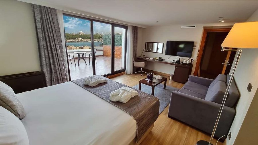 Deluxe Room with Terrace