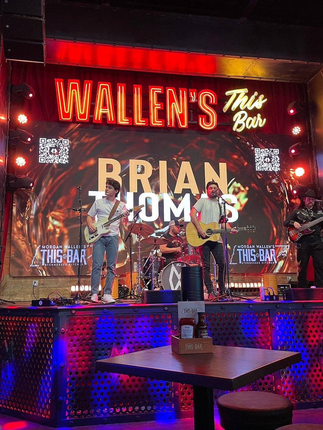 MORGAN WALLEN'S THIS BAR & TENNESSEE KITCHEN, Nashville - Restaurant
