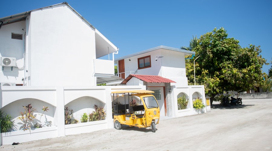 The entrance of Avanti  