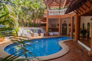 Pool & Beach