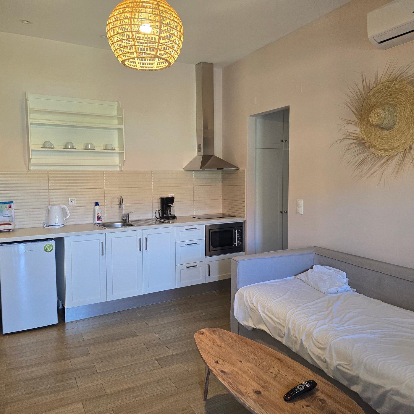 ANGELIKON LUXURIOUS APARTMENTS - Prices & Hotel Reviews (Agios Ioannis, Greece) ANGELIKON LUXURIOUS APARTMENTS - Prices &  Hotel... 