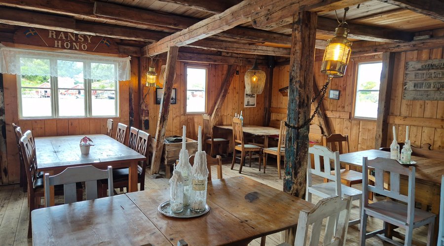SUNDETS SKALDJURSCAFÉ, Sydkoster - Restaurant Reviews, Photos & Phone Number - Tripadvisor