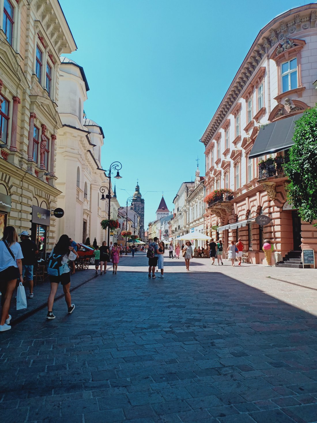https://dynamic-media-cdn.tripadvisor.com/media/photo-o/2d/2d/4b/7a/caption.jpg?w=1100&h=-1&s=1