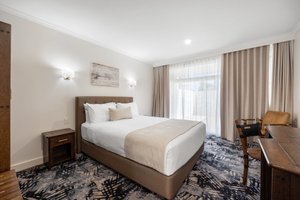 Room & Suite