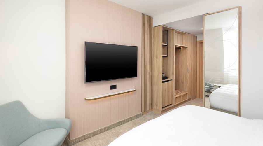 Standard Queen Room