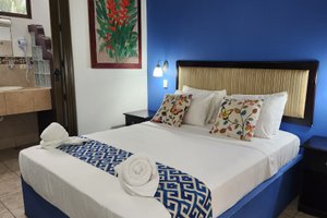 Room & Suite