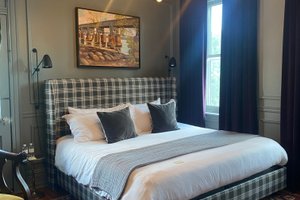 Room & Suite