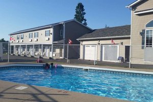 Pool & Beach