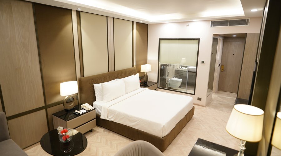 Executive Club King Bed