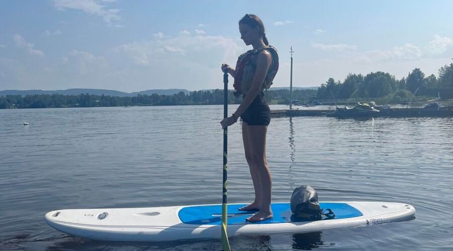 Équipements nautiques directement sur le lac