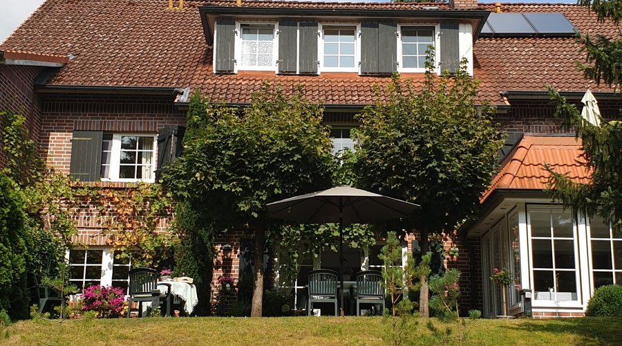 Aussenansicht vom Garten aus