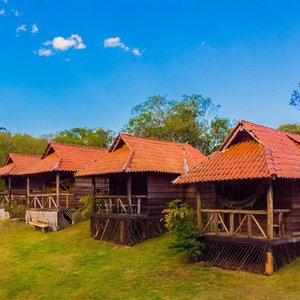 Essas são algumas cabanas que temos em nosso local.