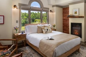 Room & Suite