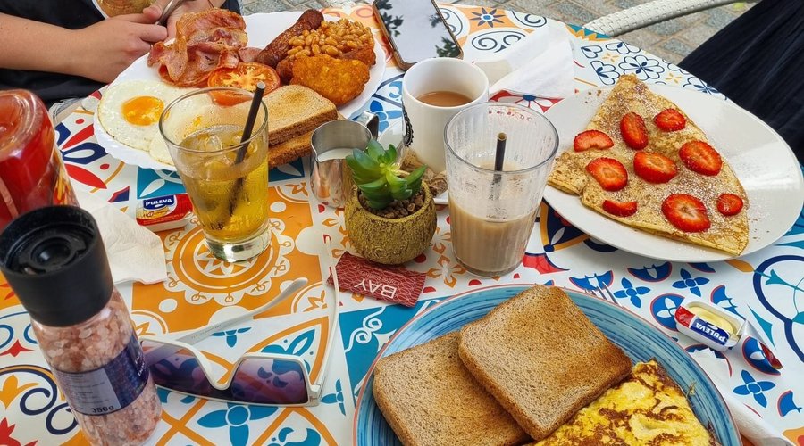 French omelette, English breakfast, strawberries crepe 