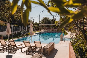 Pool und Strand