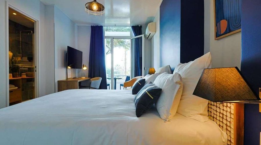 Guest room