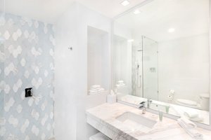 Room & Suite