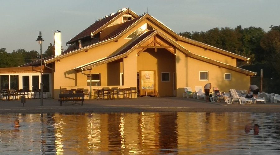 Open air spa with cafeteria in back ground 