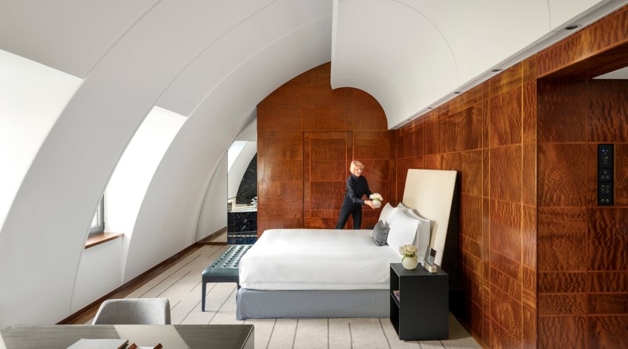 Belgravia Suite Curved Ceiling With Housekeeping