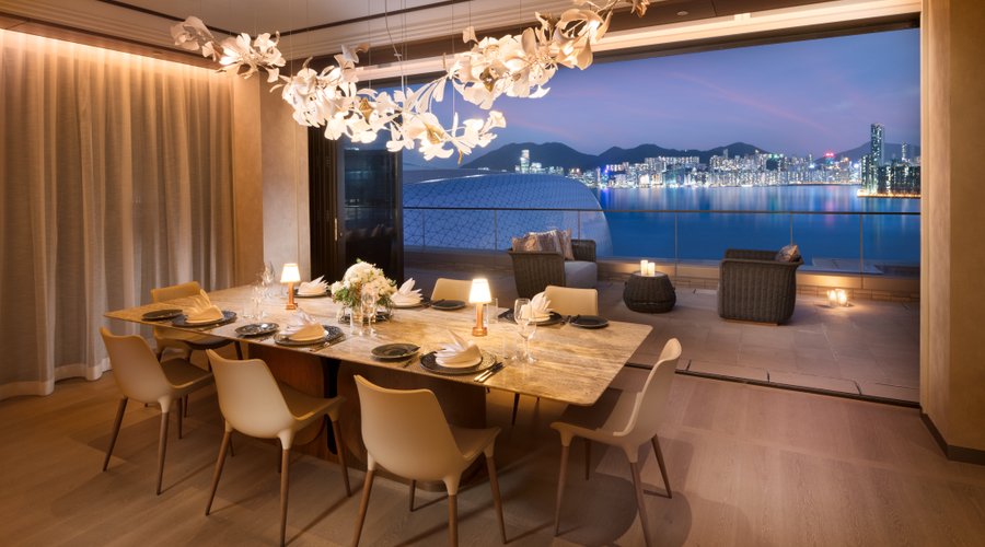Presidential Harbour View Pool Suite - Dining Room