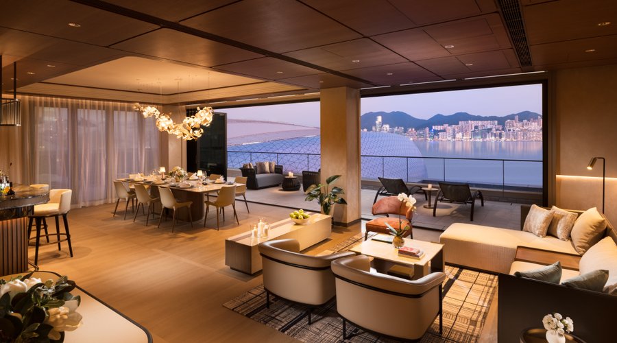 Presidential Harbour View Pool Suite - Living Room