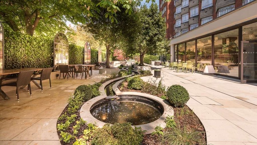 Bedford Hotel Garden